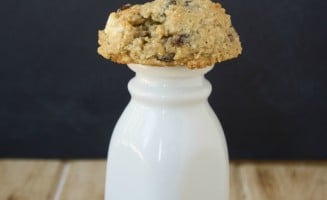 White Chocolate Oatmeal Raisin Cookies