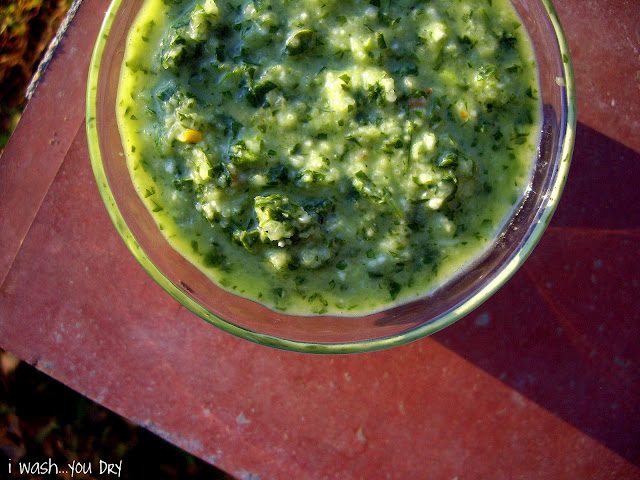 Green sauce in a bowl. 