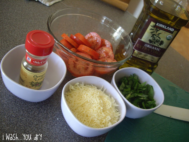 Ingredients needed to make Margherita Pizza: tomatoes, cheese, spinach. 