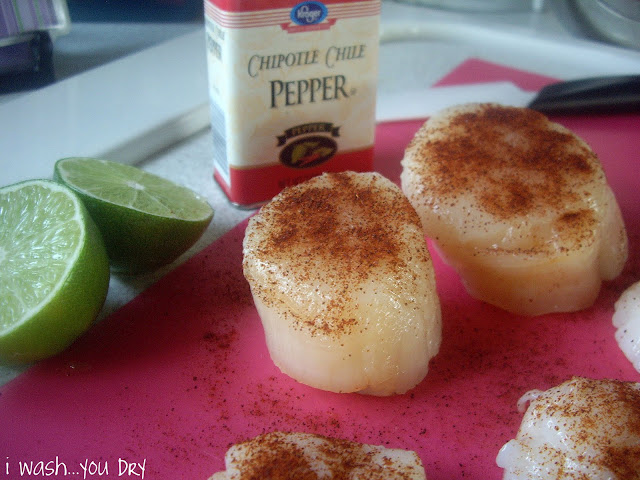 Scallops sprinkled with chipotle chile pepper. 