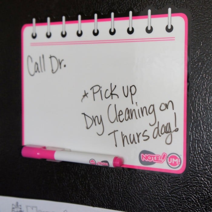 Displaying the Note UM with a written \"to do\" item on it
