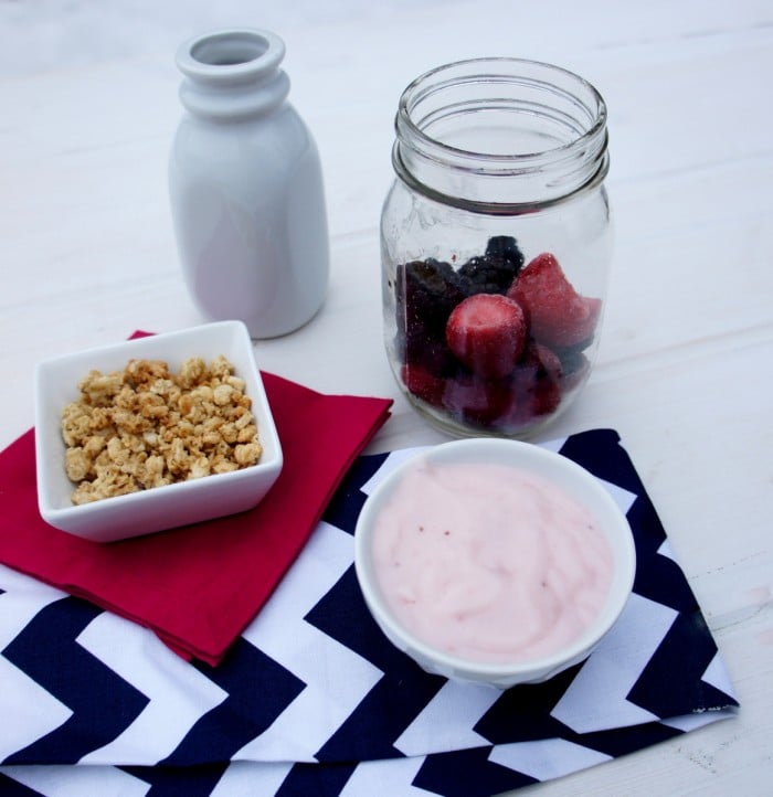 Smoothie using fresh or frozen berries