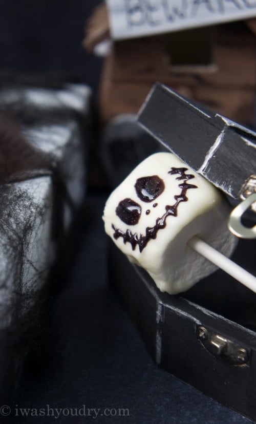 Skeleton Marshmallow Pop!