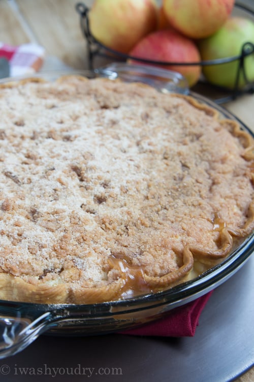 Apple Pie Streusel Cake