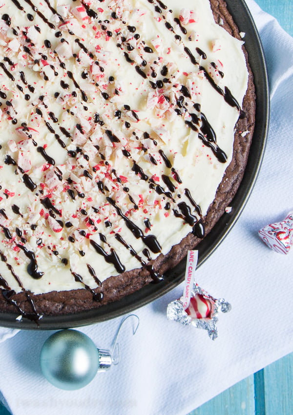 Peppermint Brownie Pizza