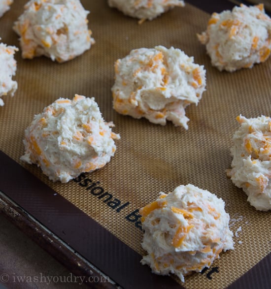 Copycat Red Lobster Cheddar Bay Biscuits