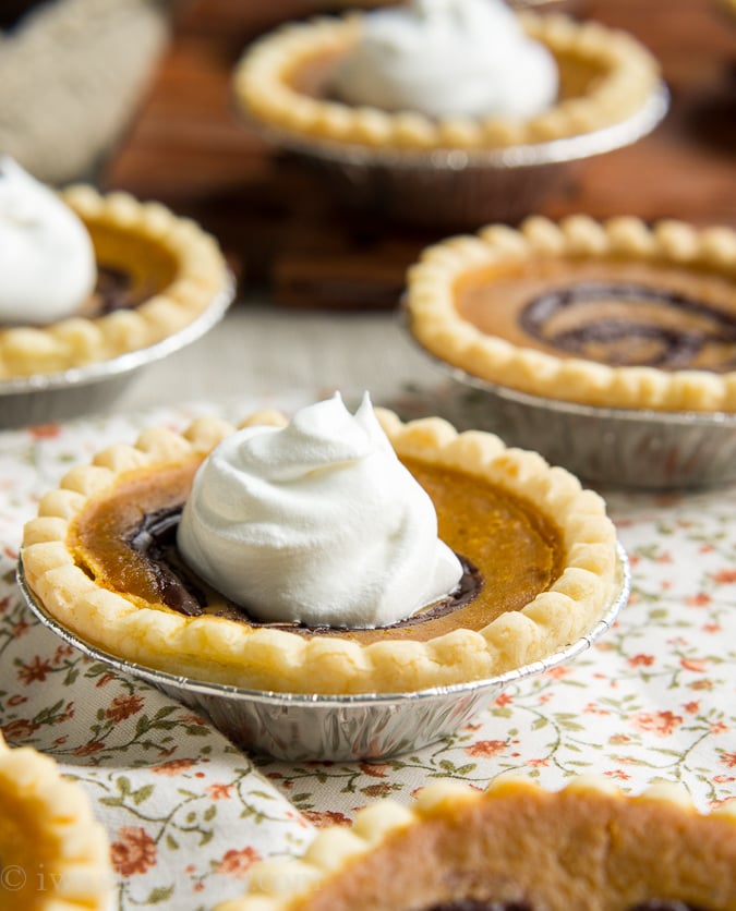 Pumpkin Nutella Tarts! Perfect for any Holiday parties this year! 