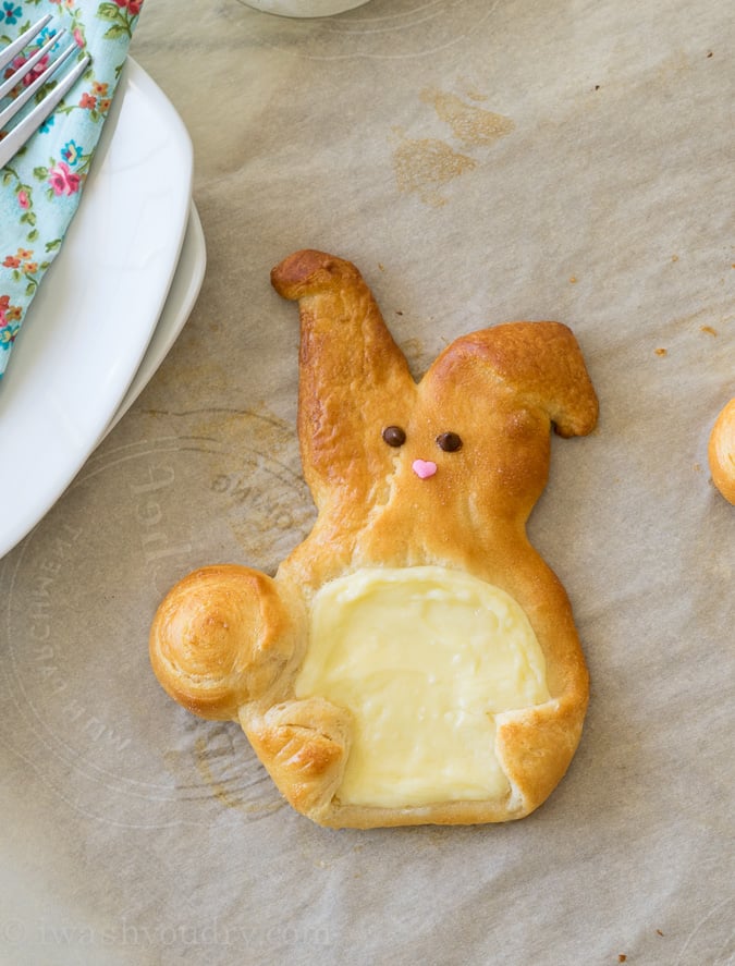 Easter Bunny Cream Cheese Danish - I Wash You Dry