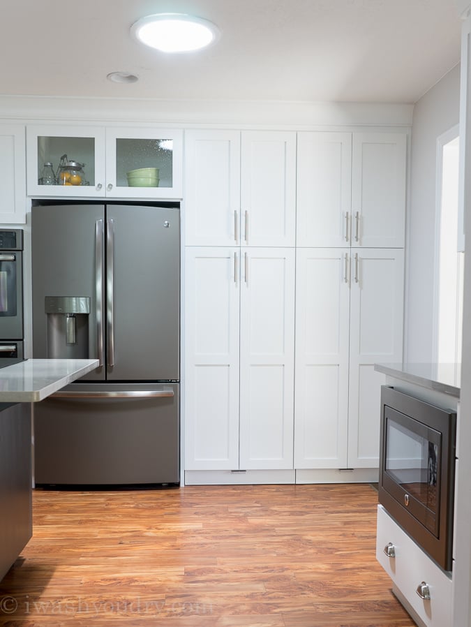 Love the Slate appliances from GE! No fingerprints - and the inside of these cabinets are so awesome! I need to figure out how to make this kitchen mine! 