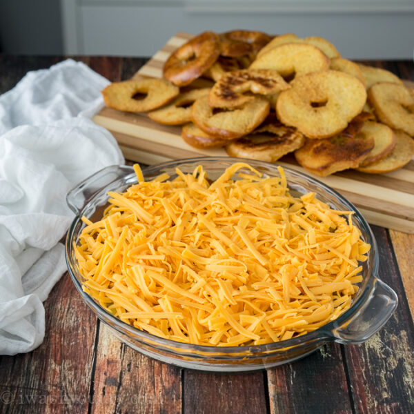 Cheesy Chili Taco Dip with Homemade Bagel Crisps