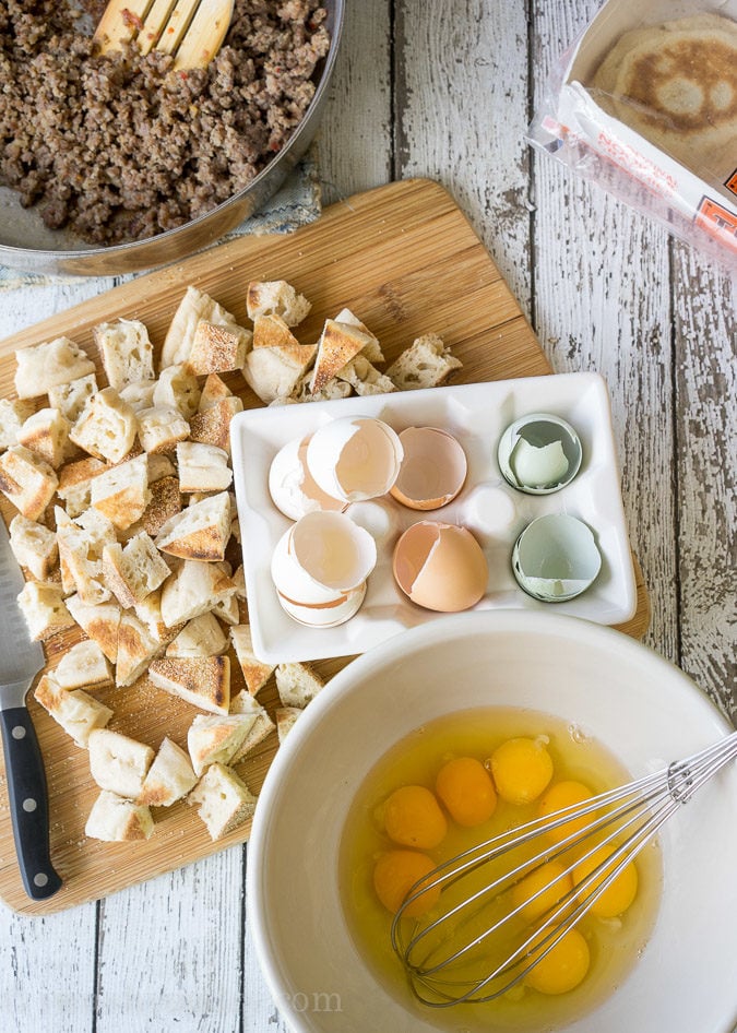 On the Go! These Sausage Egg and Cheese Breakfast Casserole Muffins are a fun savory breakfast! 