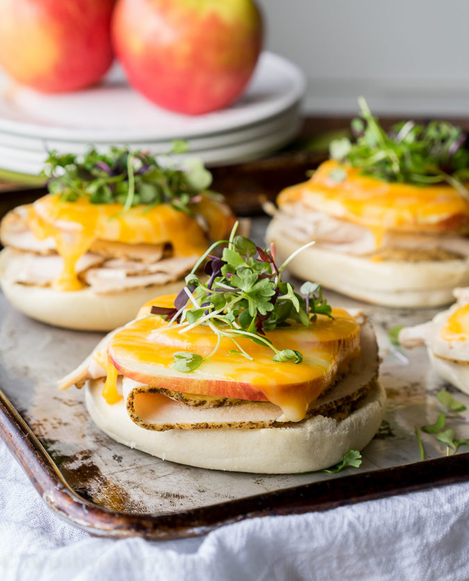 These Turkey Apple Cheddar Bagel Melts are super easy to whip up for a quick lunch, and are perfect for a group of friends too! 