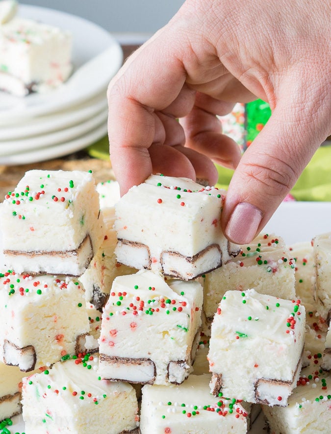 Oh my heavens! This White Chocolate Peppermint Pattie Fudge is ridiculously easy to make and tastes so so good! 