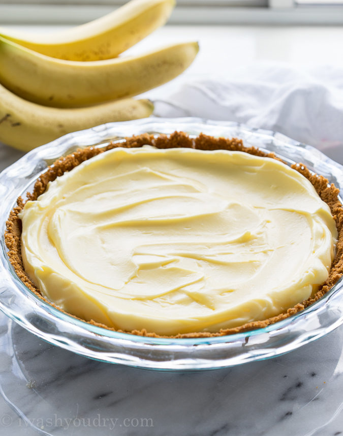 This Biscoff Banana Cream Pie has a biscoff cookie crust and is filled with a creamy banana pudding. It's a no bake pie that's perfect for summer!