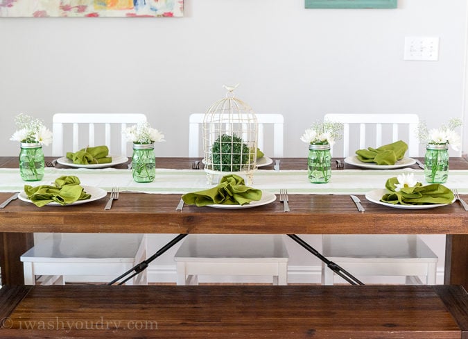 I LOVE this gorgeous farmhouse table!