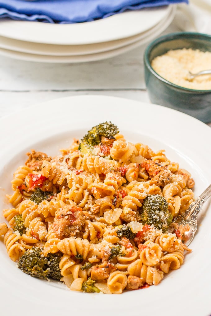 One pot pasta with sausage and broccoli - an easy all-in-one meal!