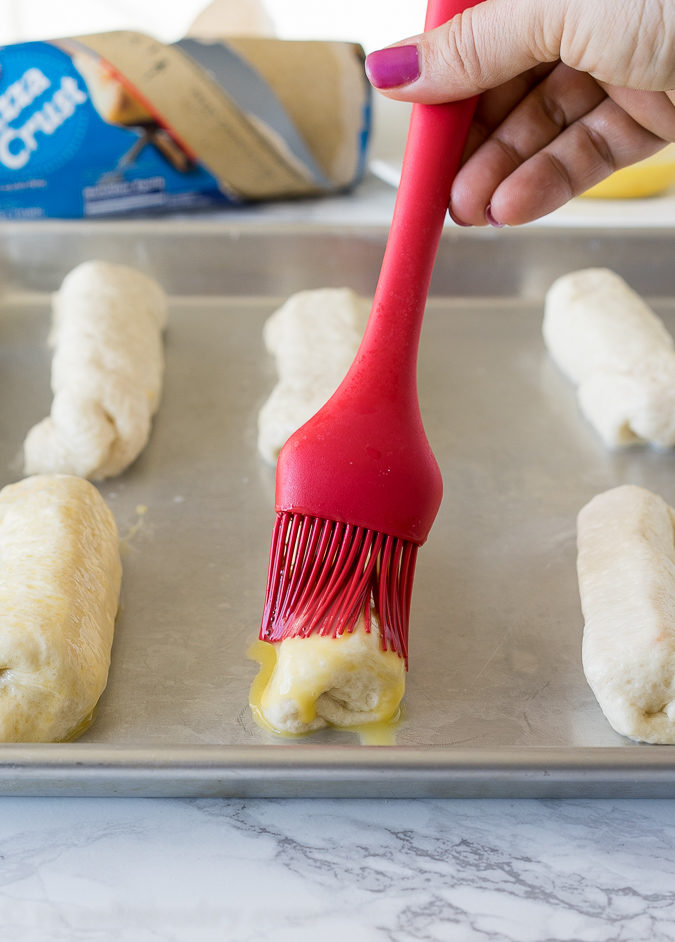 These Cheesy Pretzel Sticks are soft pretzels stuffed with cheese and just 5 simple ingredients. Ready in less than 20 minutes!