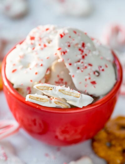 These super easy Peppermint Pretzel Crisps are a great treat for neighbors or for munching on during Christmas time!