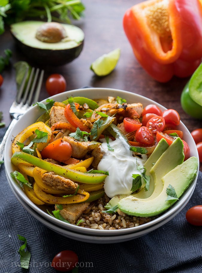 This super quick Chicken Fajita Rice Bowl is full of delicious flavor and perfect for easy lunches!