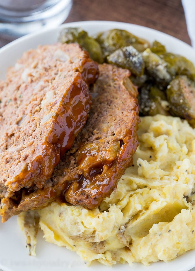 This Instant Pot Meatloaf Mashed Potatoes is a complete meal made in 20 minutes in your pressure cooker! So genius!