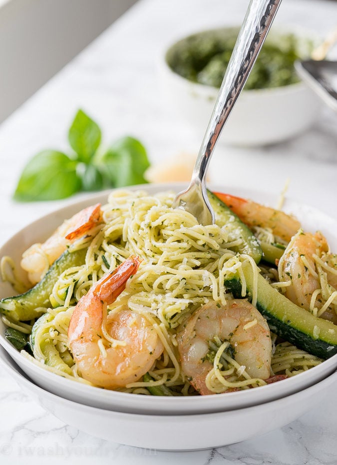 SO EASY! This Shrimp Pesto Pasta is my new favorite easy dinner recipe!