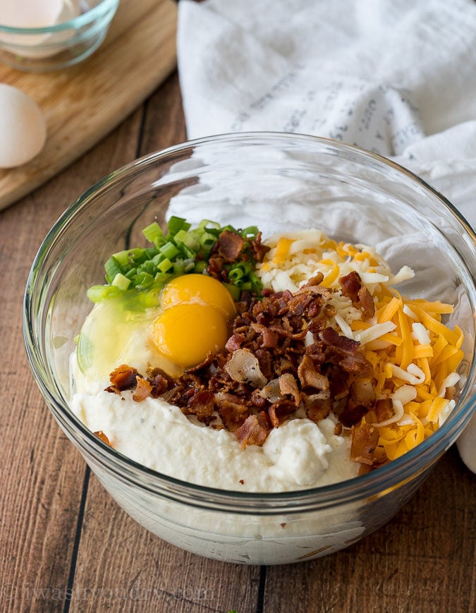 I'm basically obsessed with these EASY Loaded Mashed Potato Cakes! They're perfect for an after school snack or game day nibble! 