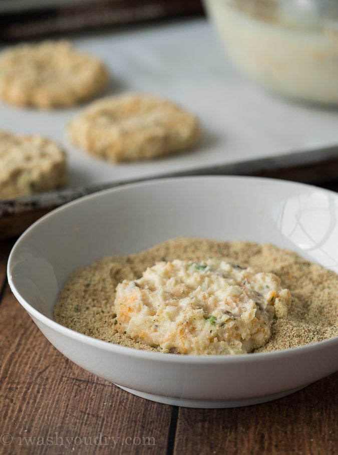 I'm basically obsessed with these EASY Loaded Mashed Potato Cakes! They're perfect for an after school snack or game day nibble! 