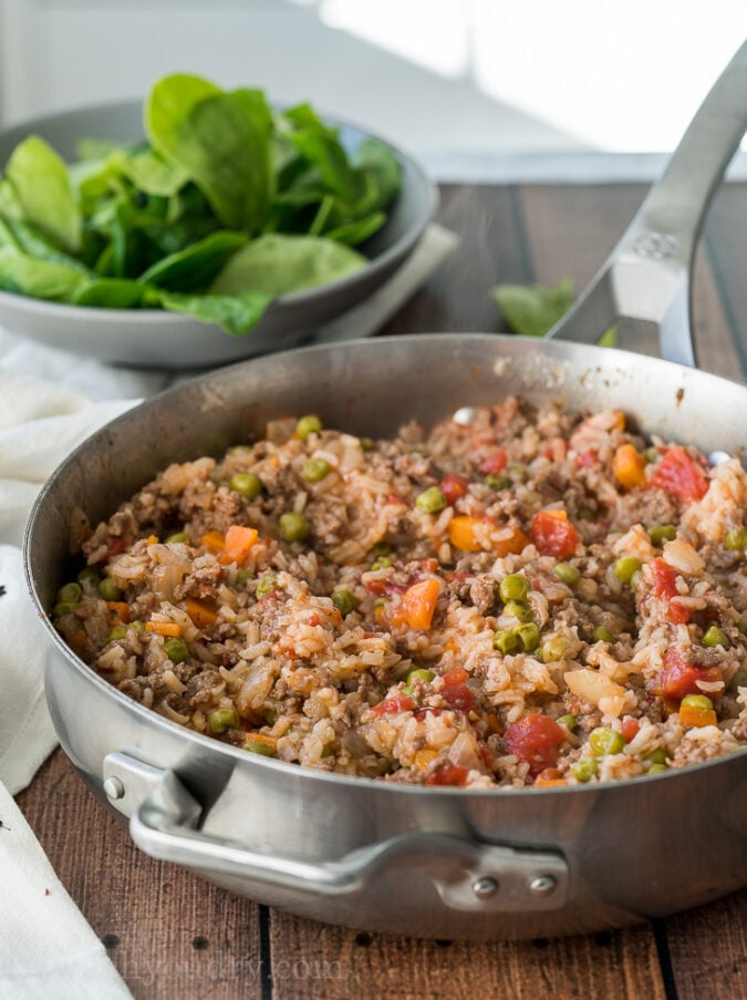 WOW! This super easy ONE SKILLET ground beef and rice recipe is a total winner!
