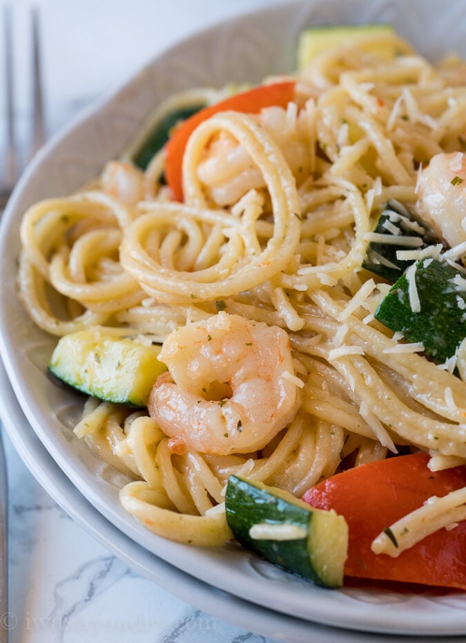 This super easy Shrimp Scampi Zucchini Pasta is the perfect easy summer dinner recipe!