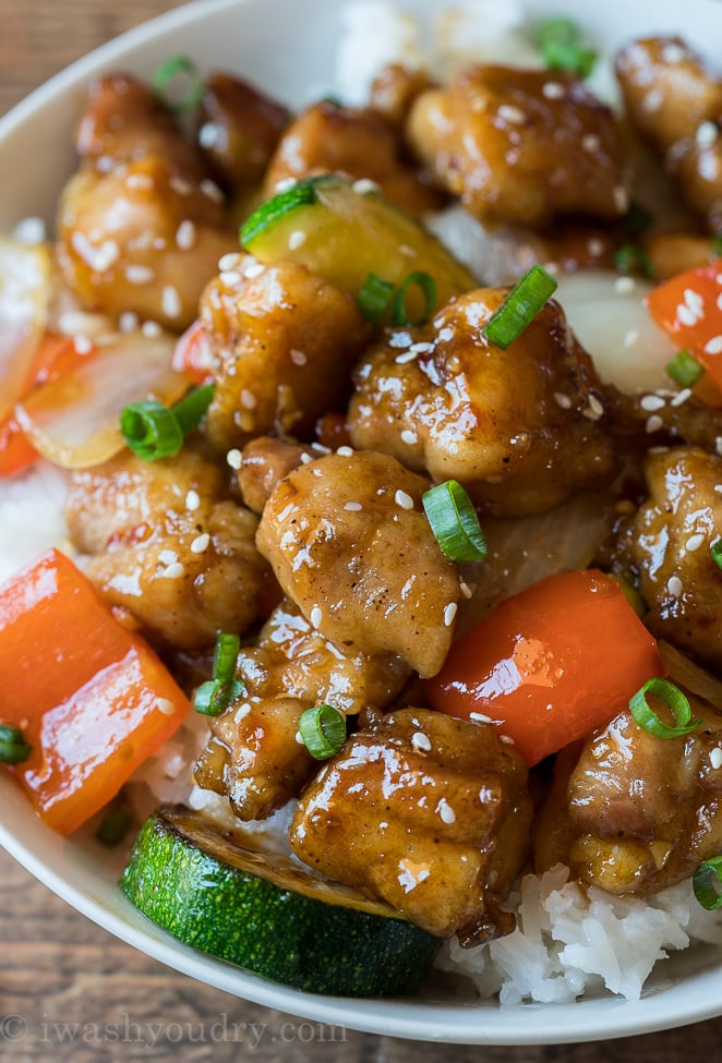 WOW! This super easy Honey Garlic Chicken Stir Fry comes together in just a few minutes for a super easy weeknight dinner recipe!