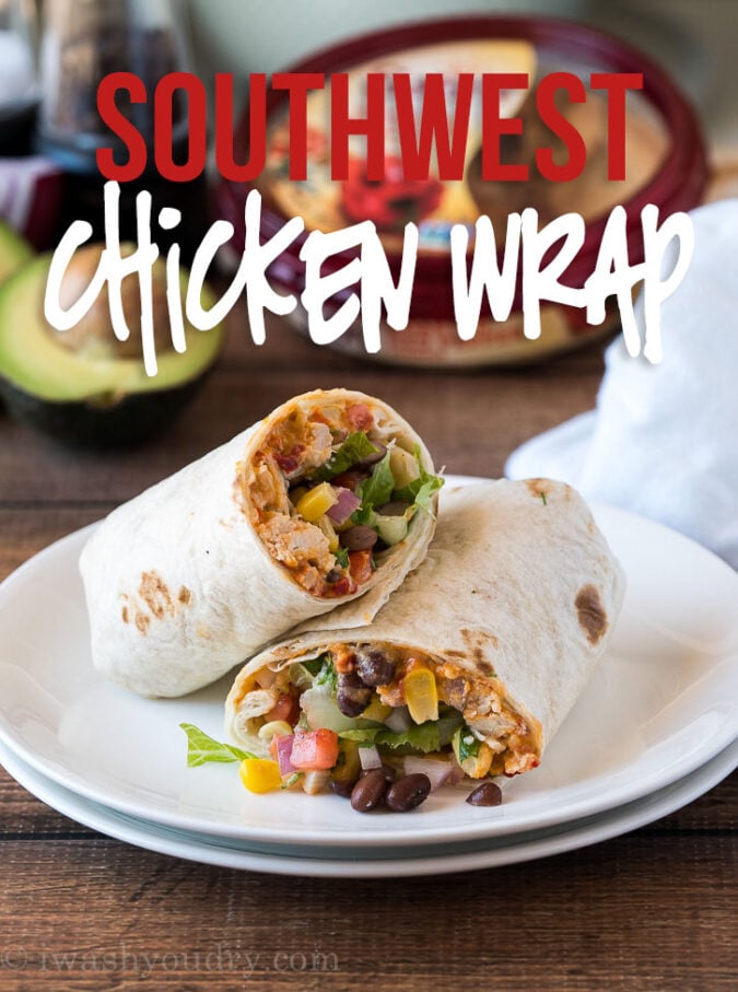 YUM! Jag är besatt av denna superlätta Southwest Chicken Hummus Wrap! Det är snabbt att göra och perfekt för att göra en enkel arbets-eller skollunch!