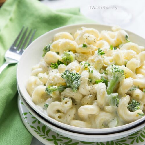 Creamy Alfredo Broccoli Mac And Cheese - I Wash You Dry