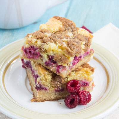Gooey Raspberry Coffee Cake Bars - I Wash You Dry