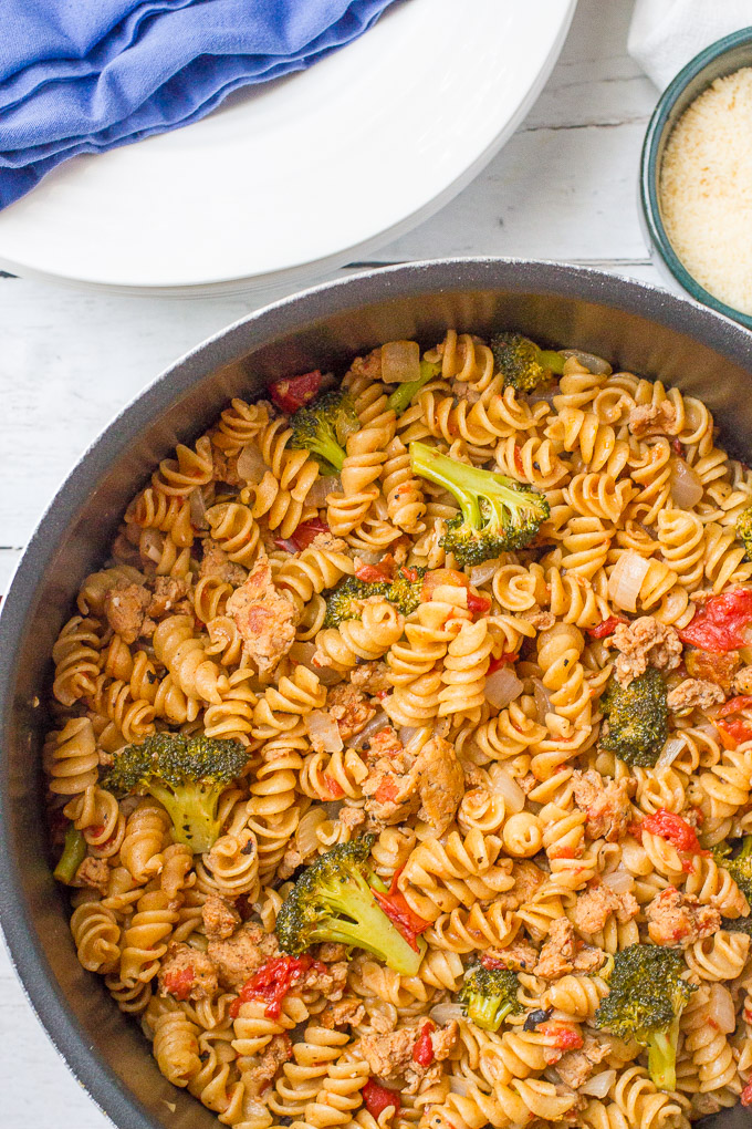 One-pot pasta with sausage and broccoli