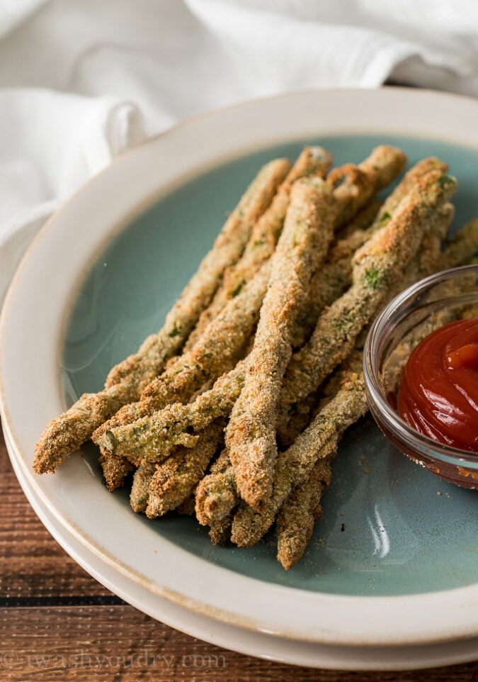 These crispy Air Fryer Asparagus Fries are seriously the BEST things ever! I can't stop at just one!