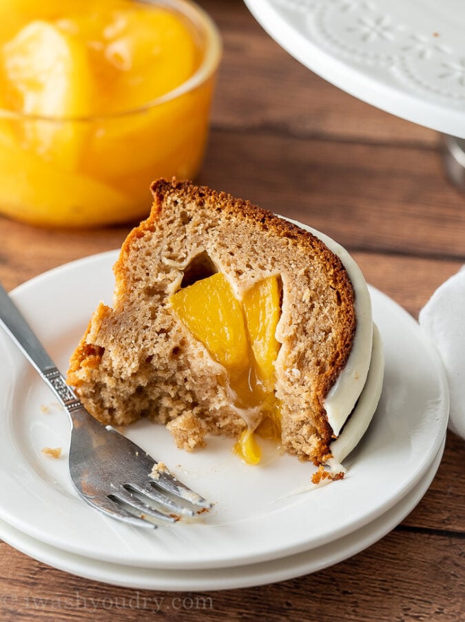 YUM! This Peach Pie Spice Cake is the best of the dessert world! So much goodness!