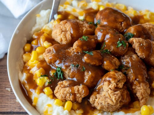 popcorn chicken with mashed potatoes