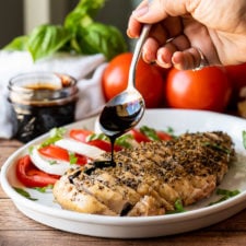 OMG! This super quick and easy Balsamic Grilled Chicken is the perfect light and fresh summer dinner!