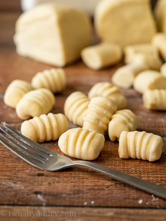 How to make the lines in gnocchi pasta
