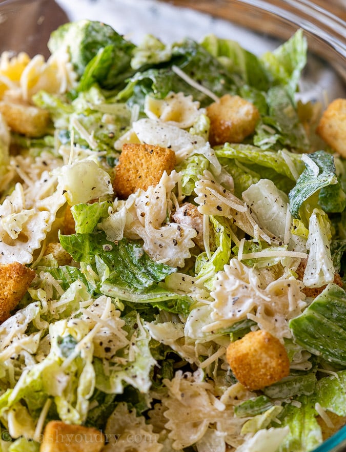 pasta salad with lettuce and dressing