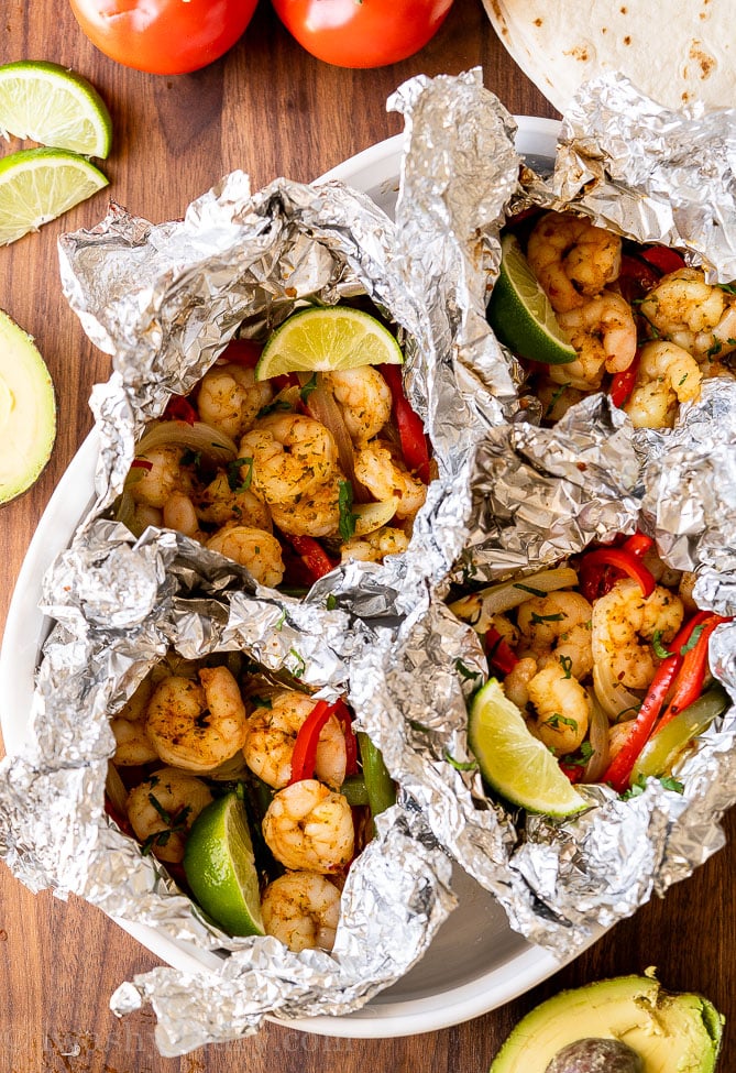 easy shrimp fajitas in foil packets