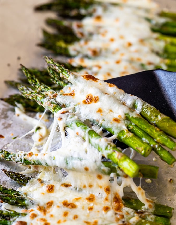 Cheesy Garlic Roasted Asparagus | I Wash You Dry