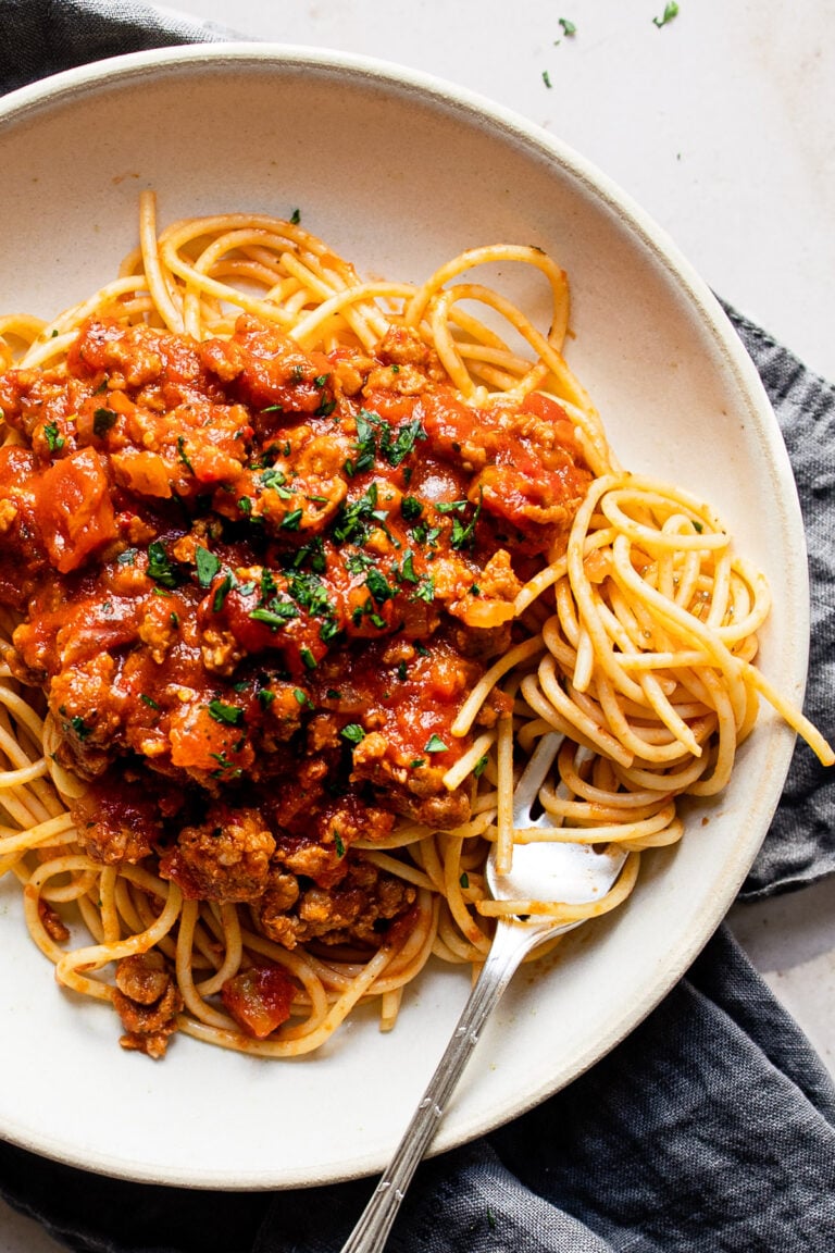 Quick and Easy Spaghetti Sauce With Ground Beef - Minor Gorwast