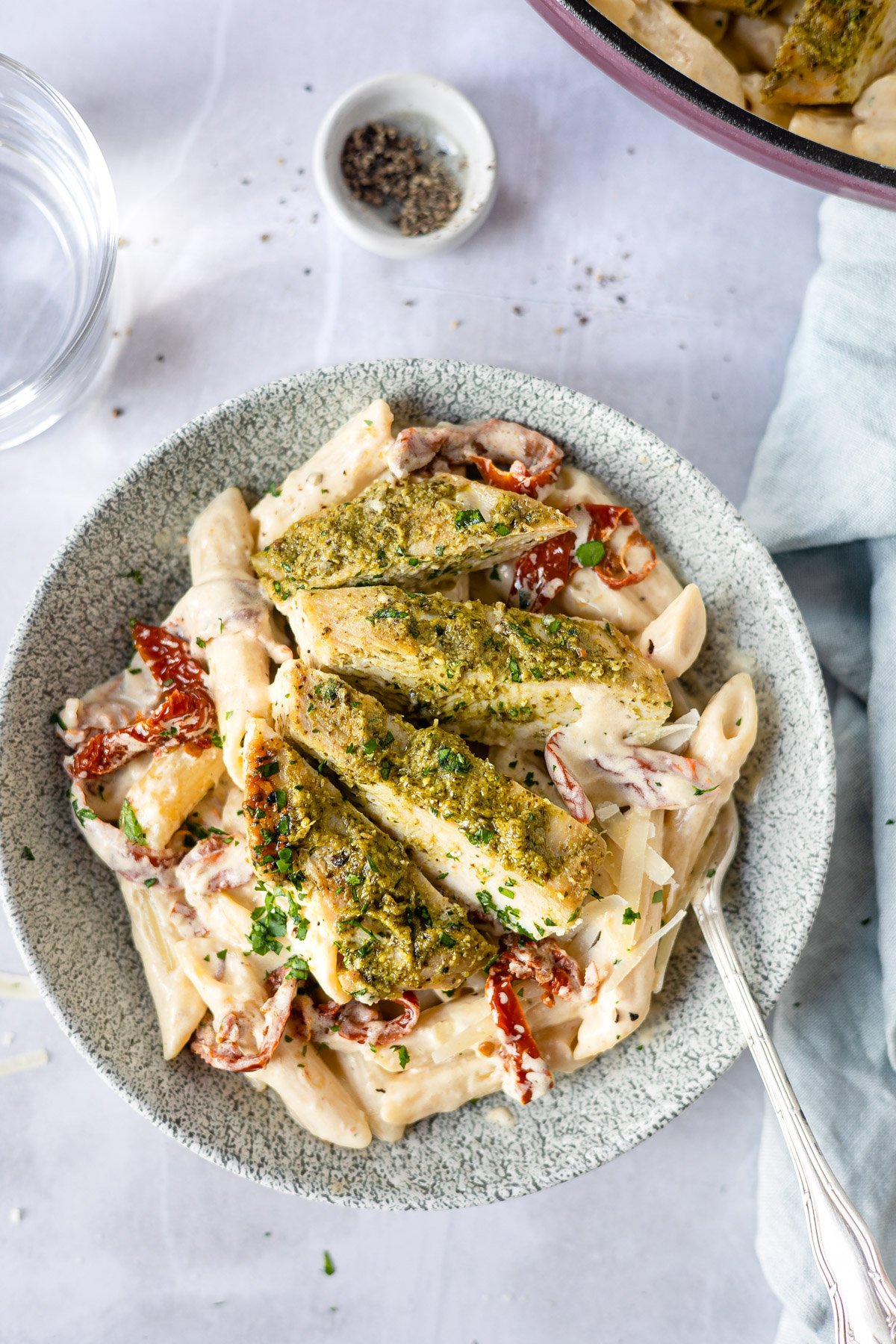 Basil Pesto Chicken With Alfredo Penne And Sun Dried Tomatoes 0613