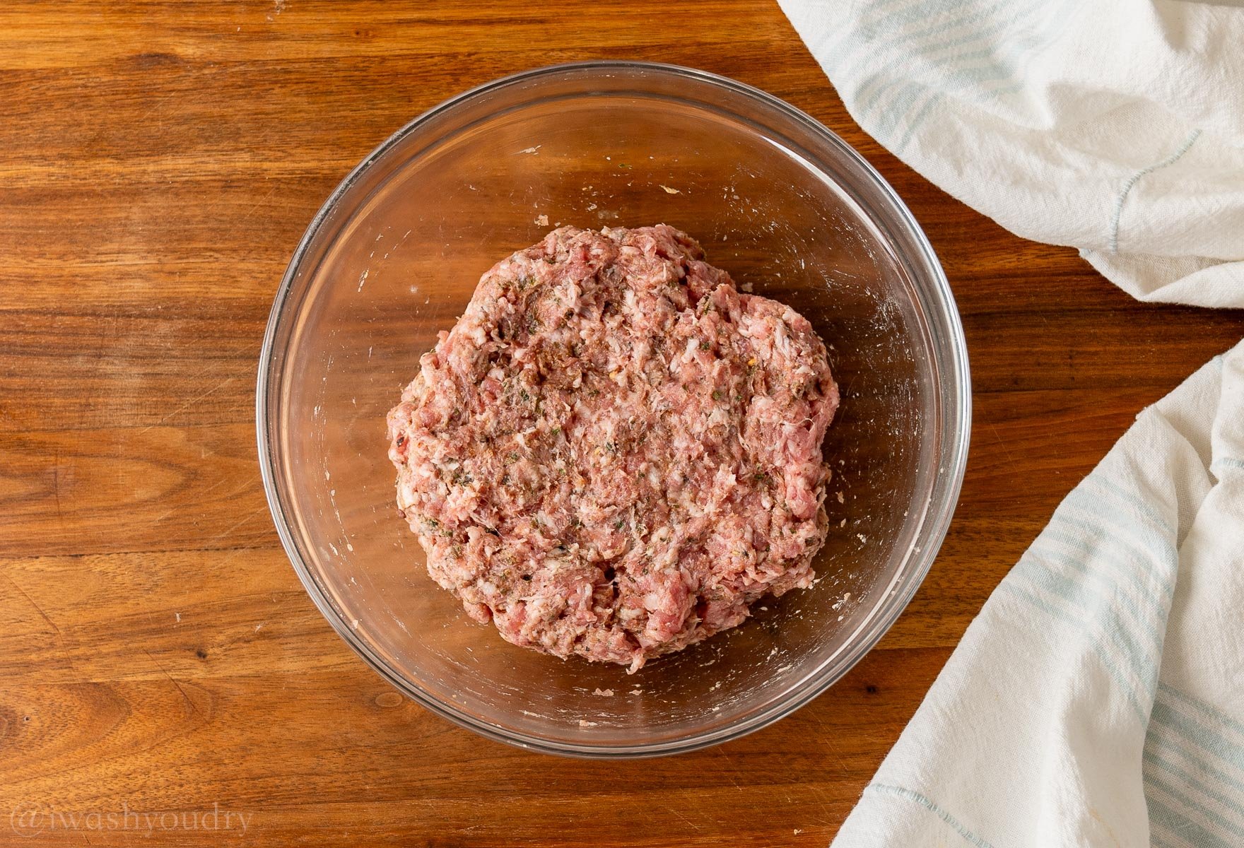 italian sausage in bowl raw.